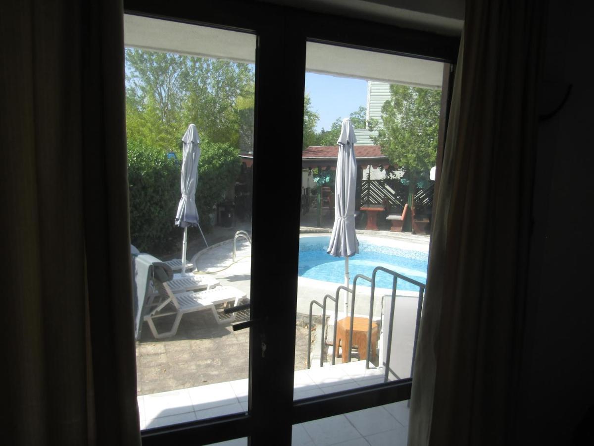 Hostel Papagal Varna Luaran gambar