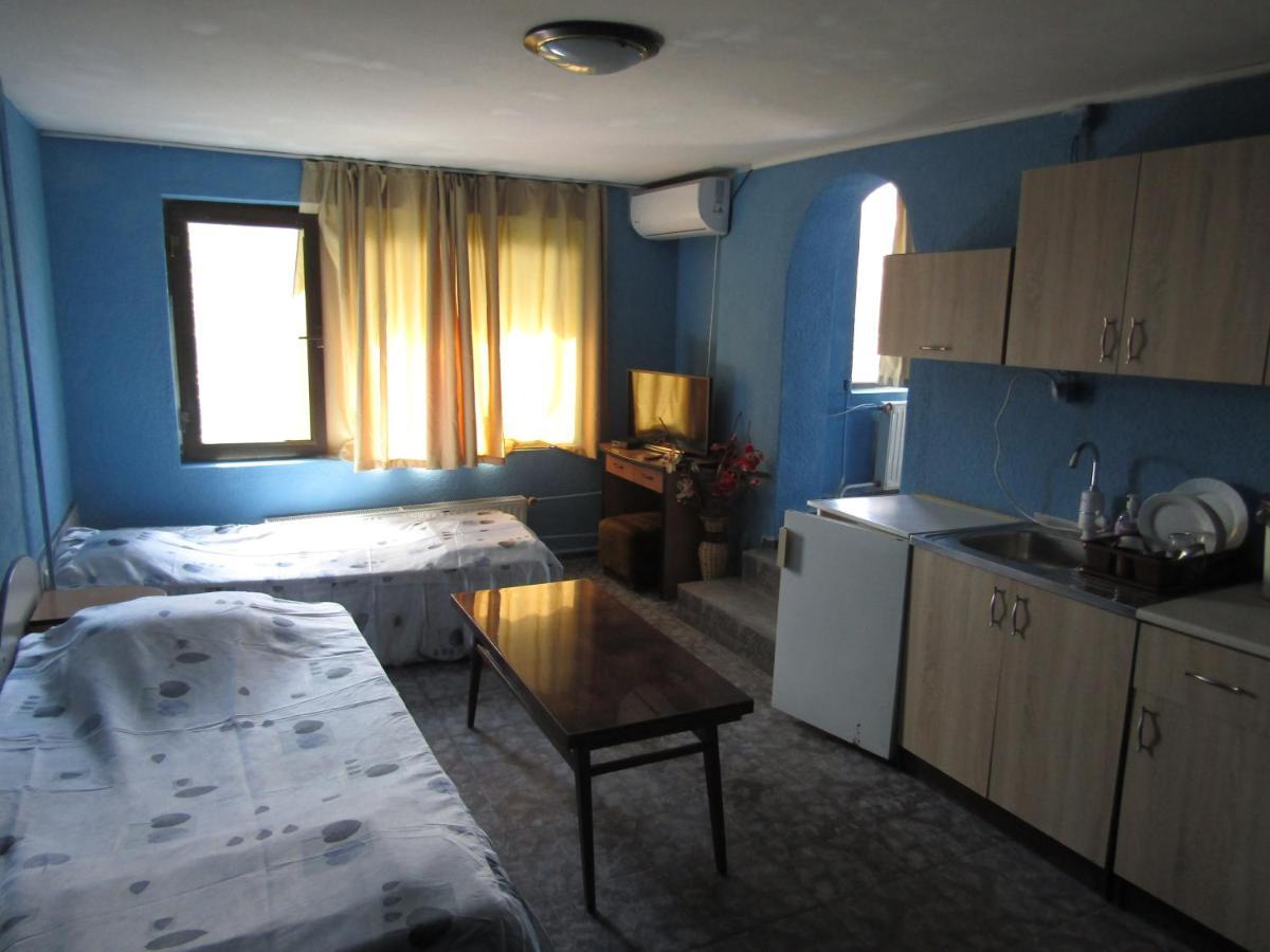 Hostel Papagal Varna Luaran gambar