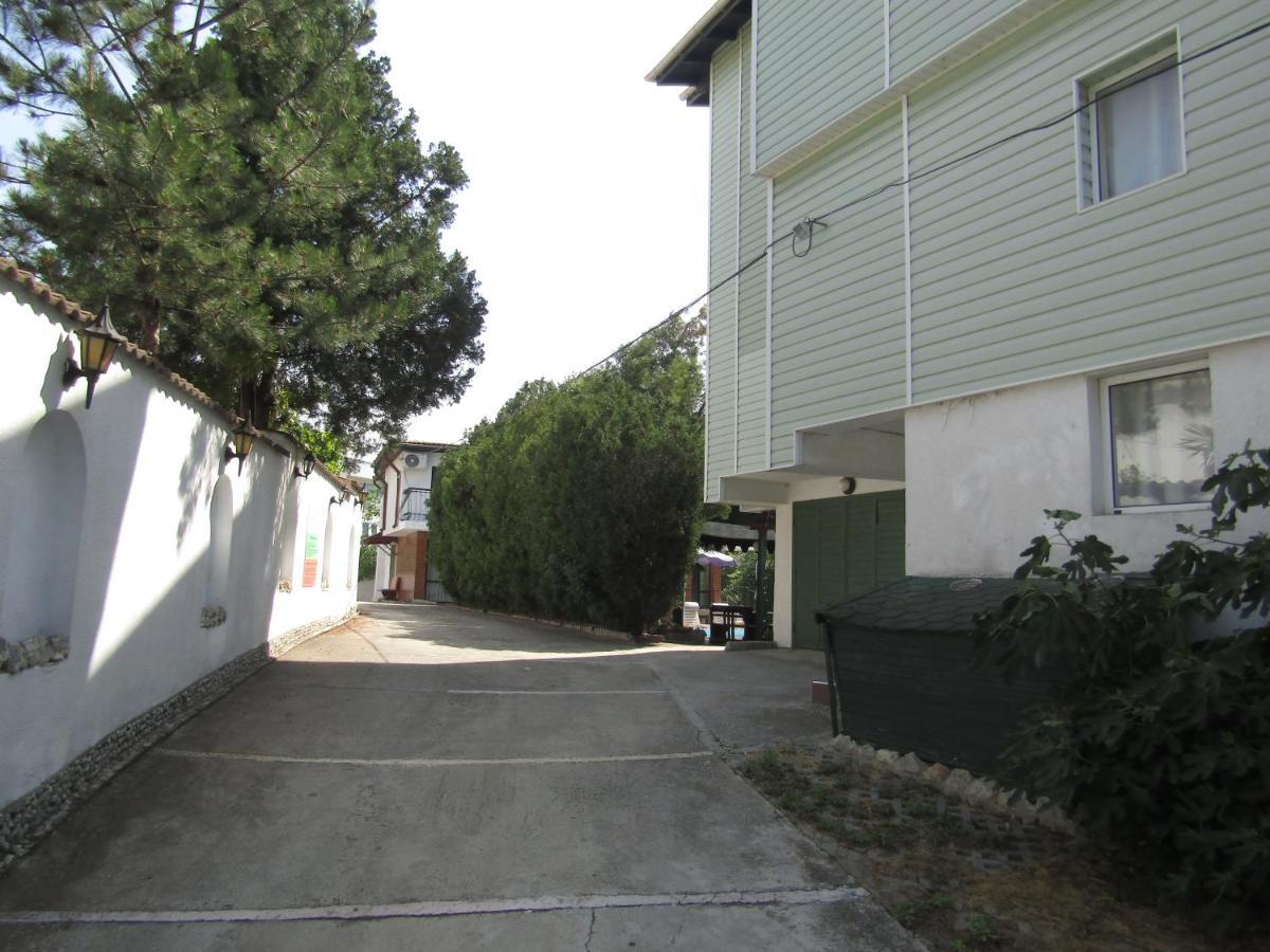 Hostel Papagal Varna Luaran gambar
